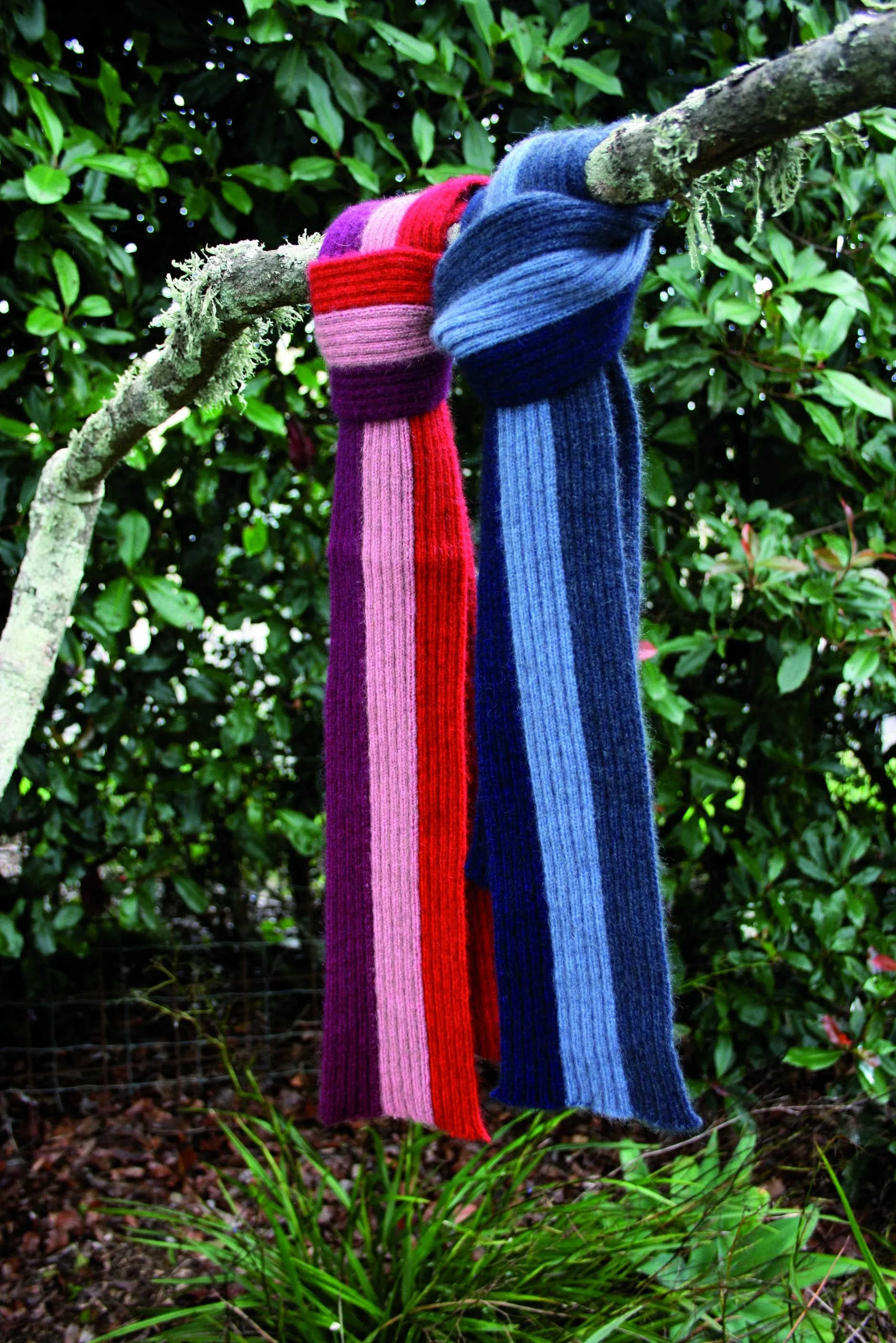 CHILD'S STRIPE RIB SCARF