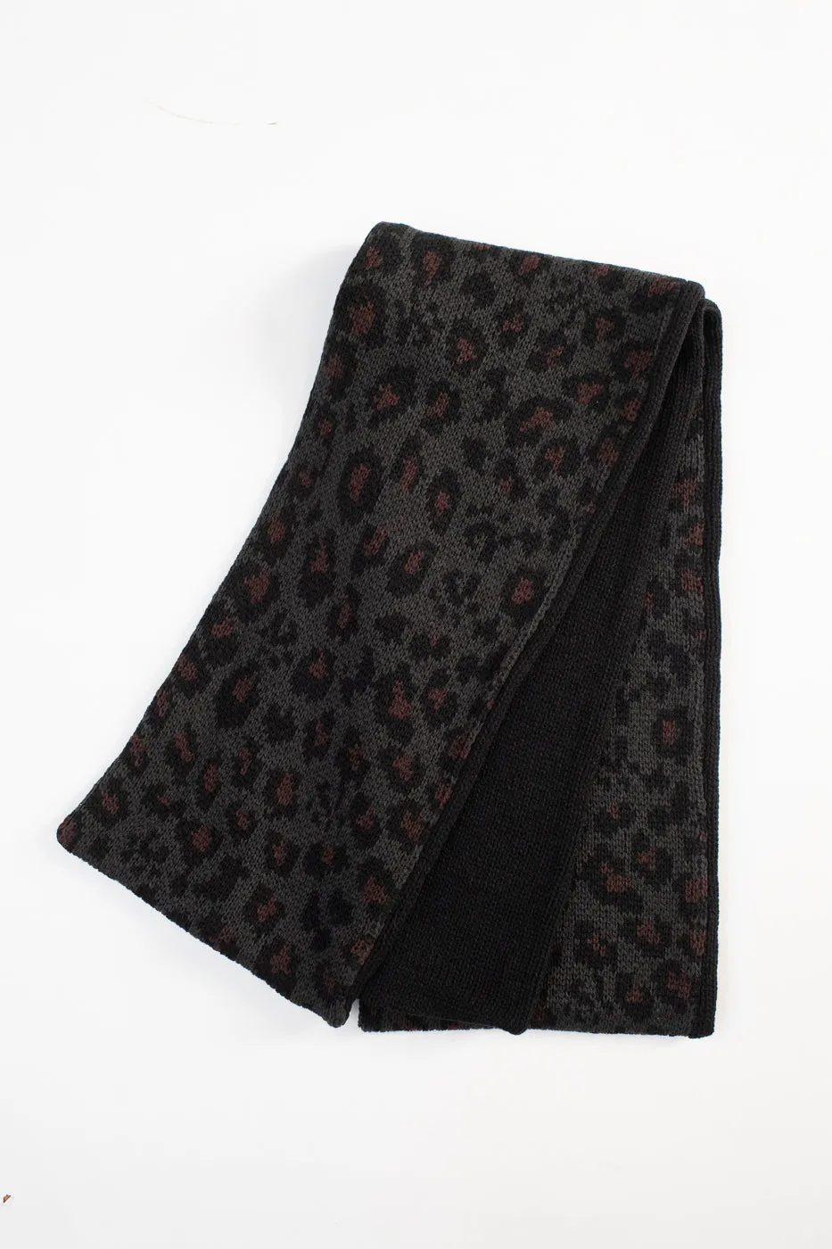 R5076 - Reversible Leopard Chunky Muffler Scarf - Charcoal